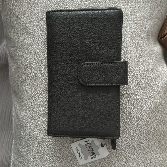 Mundi wallets for ladies - Picture 3 of 4